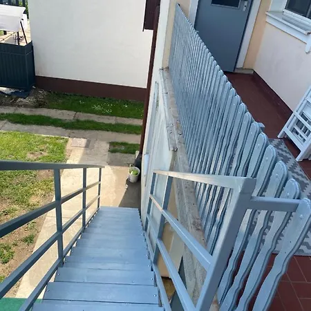 Mini-mal Vendeghaz Vendégház *
